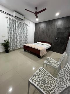 SK Spacious pent house 1 bhk - Kondapur - 4