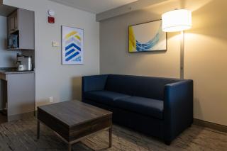Holiday Inn Express Hotel & Suites Brockville by IHG - Brockville - 2
