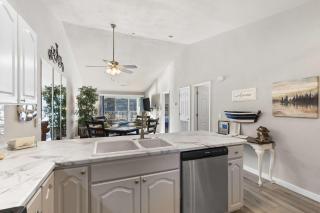 Calm Waters Condo - Sleeps 4 - 2