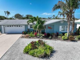 Canal front - Kayaks - Next to reserve and Anna Maria Island - Family - Bradenton - 2