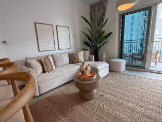 One Bedroom Apartment in Yas Island with Complimentary Yas Theme Park Tickets - Abu Dhabi - 2