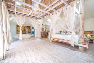 Rainbow Family Bungalow, Your Cozy Base for Sumba Adventures - - 0