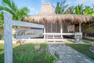 Rainbow Family Bungalow, Your Cozy Base for Sumba Adventures - - 7