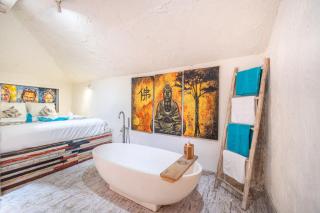 Rainbow Family Bungalow, Your Cozy Base for Sumba Adventures - - 4