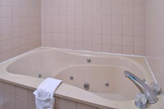 Americas Best Value Inn - Batesville - 1