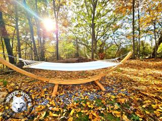 WHITE WOLF Farmhouse Retreat - 7