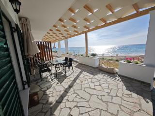 Nereides Suites - Agios Gordios - 0