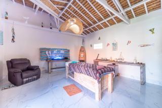 Rainbow Family Bungalow, Your Cozy Base for Sumba Adventures - - 1