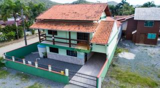 Ampla Casa na zona central da praia e comércio com 03 dormitórios - Bombinhas - 5