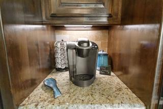 Luxe Retreat: Pool, Spa,Jacuzzi, EV Charger & more - Granbury - 4