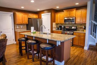 Haven House: walking paths, hot tub - 9