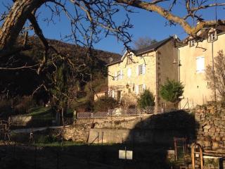Dourbias, Rural home in stunning setting - Nant - 0