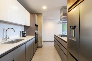 Apartmanto de diseño moderno y elegante de 2 habitaciones con AC, piscina, gimnasio y vistas a El Poblado - Medellín - 3