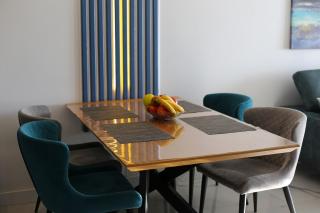 Stylish 3-bedroom, First sea line - Bar - 7
