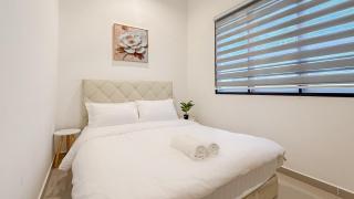 Family Friendly 4BR Landed Home 10 Pax Free Netflix WiFi - 2