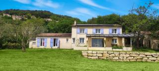 Grande Bastide Provençale avec Emplacement magique et Grande Piscine - vue sur la vallée et le vieux village - Clim - Tres grand Jardin ombragé - salle de jeux - Montélimar - 0