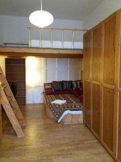 Only Female Bedroom in a share flat in vinohrady - Prague - 0