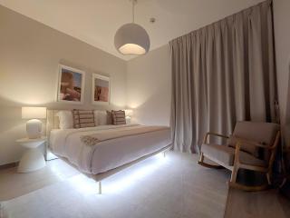 One Bedroom Apartment in Yas Island with Complimentary Yas Theme Park Tickets - Abu Dhabi - 1