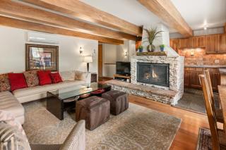Chateau Roaring Fork 22, Mountain Chic 4-Bedroom Condo on Roaring Fork River – Walk to Downtown Aspen - 7