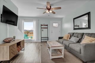 Stunning Second Row Duplex, Easy Beach Access, Pet-friendly - 8