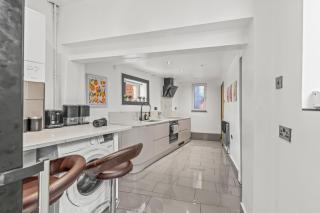Spacious Homely Apartment Parking 4 Beds 5 Guests - Walkley - 4