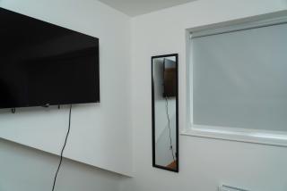 Double Bedroom Near Etihad and CoOp Live with Free Parking, Shared Kitchen & Bathroom - Including FREE 1-Hour Early Check-In or Late Check-out for bookings until JULY - Manchester - 6