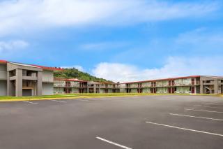 Red Roof Inn & Suites Cave City - Cave City - 6