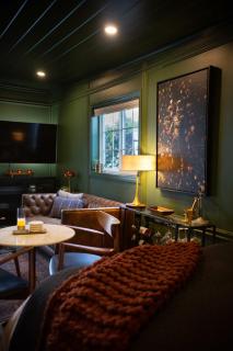 NEW Slytherin Studio - Dogs OK - Los Angeles - 1