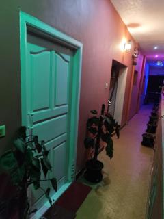 LA MAISON RENALD HOMESTAY NEAR ROCK BEACH WHITE TOWN RAILWAY STN PONDY MARINA CAR PARKING available Eight 3 double zero seven six four 6 double 2 - Pondicherry - 9