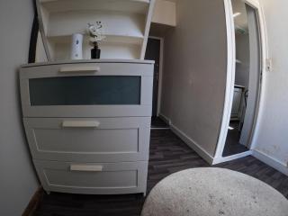 Chambre 2 lits pour 4 personnes métro 5 - 5
