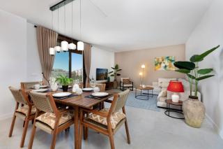 Modern 4-Person Apartment with Pool & Indoor Parking - 9