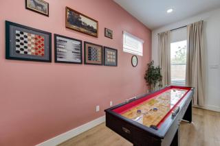 3BD Central Stay | BBQ, Games & Backyard Fun - Houston - 4