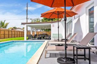 Private Pool Home & Arcade game & Mini Basketball - Hollywood - 1