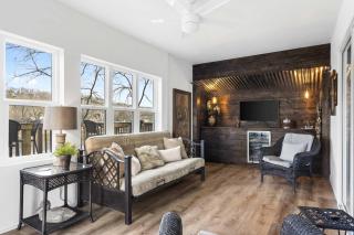 Lake Front Escape - For 8 - Branson - 9