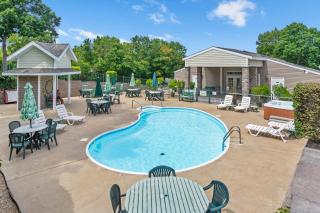 Rocky Shore Tranquility - Ozark Mountain Resort Amenities - Kimberling City - 9