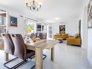 Exclusive Villa Olivia with Private Heated Pool - Callao Salvaje - 3