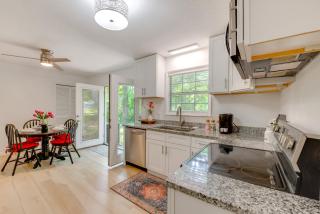 Walk to Lake Munson Tree-Filled Tallahassee Gem! - Tallahassee - 1