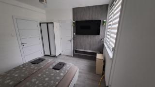 White Harmony Apartment - Debrecen - 4