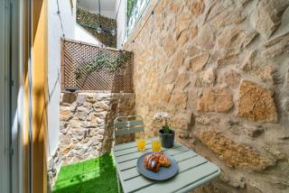 Apt with private terrace 250m to Largo Intendente - Lisbon - 5