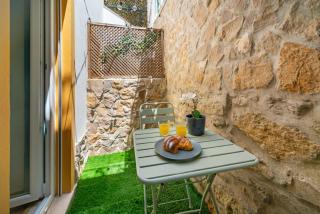 Apt with private terrace 250m to Largo Intendente - Lisbon - 0