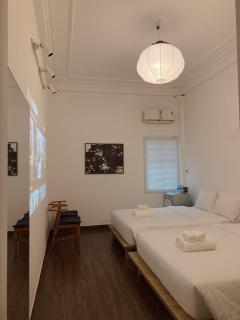 The Hideaway Alley Botanical Garden - 4