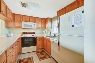 Idyllic Ocean View 4th Floor, 2 Bed/2 Bath condo sleeps 6 guests. Beachfront balcony & pool - Fernandina Beach - 7