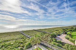 Idyllic Ocean View 4th Floor, 2 Bed/2 Bath condo sleeps 6 guests. Beachfront balcony & pool - Fernandina Beach - 1