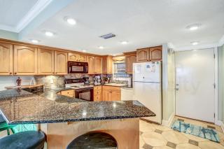 2 Bed/2 Bath Oceanfront South facing condo sleeps 6. Beachfront balcony & pool. - Fernandina Beach - 3