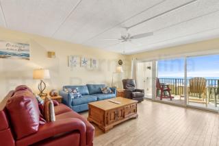 Beachfront 2nd floor unit. 2 bedroom 2 bath private balcony with sweeping ocean view - 9
