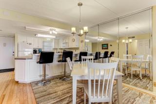 Beachfront 2nd floor unit. 2 bedroom 2 bath private balcony with sweeping ocean view - Fernandina Beach - 7