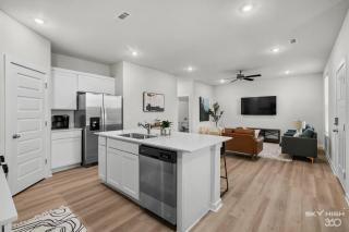 The Exhale | Cozy 3BR Retreat Near U of A - Fayetteville - 7
