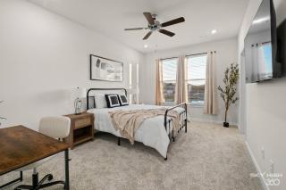 The Exhale | Cozy 3BR Retreat Near U of A - Fayetteville - 4