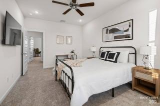 The Exhale | Cozy 3BR Retreat Near U of A - Fayetteville - 3