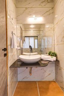 Aqua Villa, Esperanza by Svar Stays with Breakfast, Swimming Pool view & Valley View - Panchgani - 6